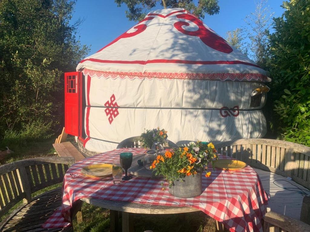 Traditional Yurt @ Longleat Warminster Exteriör bild